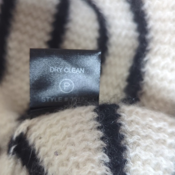 360 Cashmere Black Cream Striped Long Sleeve Super Soft Sweater - Picture 11 of 11